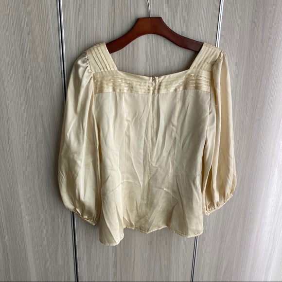 NWOT Nanette Lepore pintuck postercard crème silk blouse - Picture 5 of 8